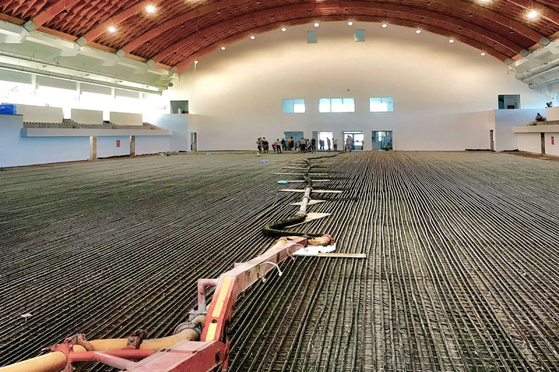 Betonlogisztika - jégcsarnokbetonozás Ajka